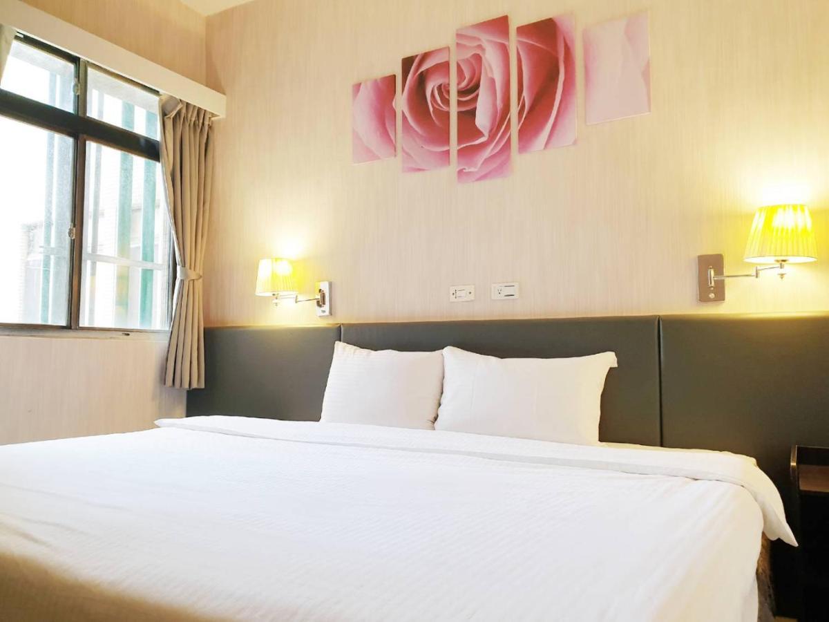 Walker Hotel - Sanchong Taipei Exterior photo