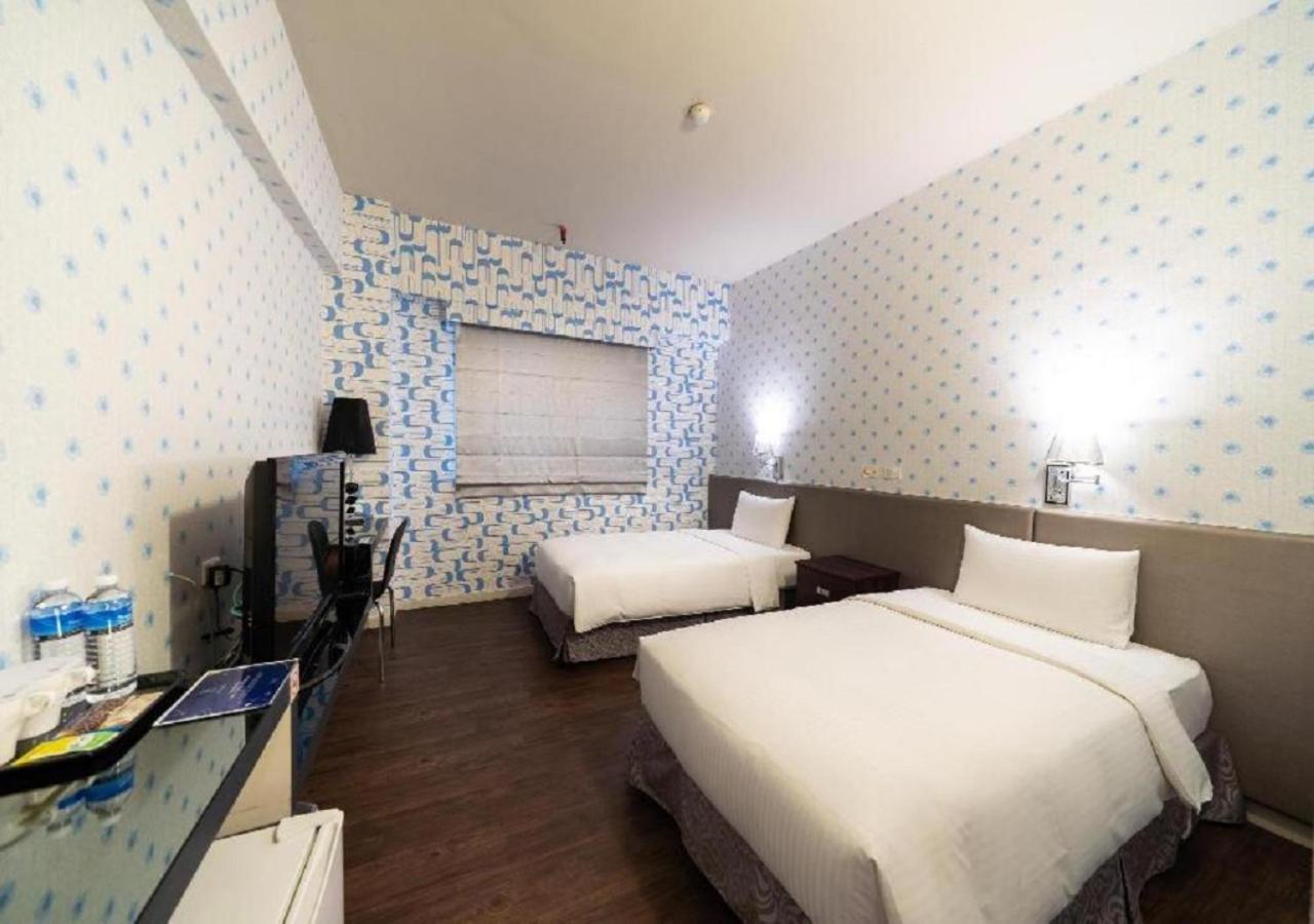 Walker Hotel - Sanchong Taipei Exterior photo