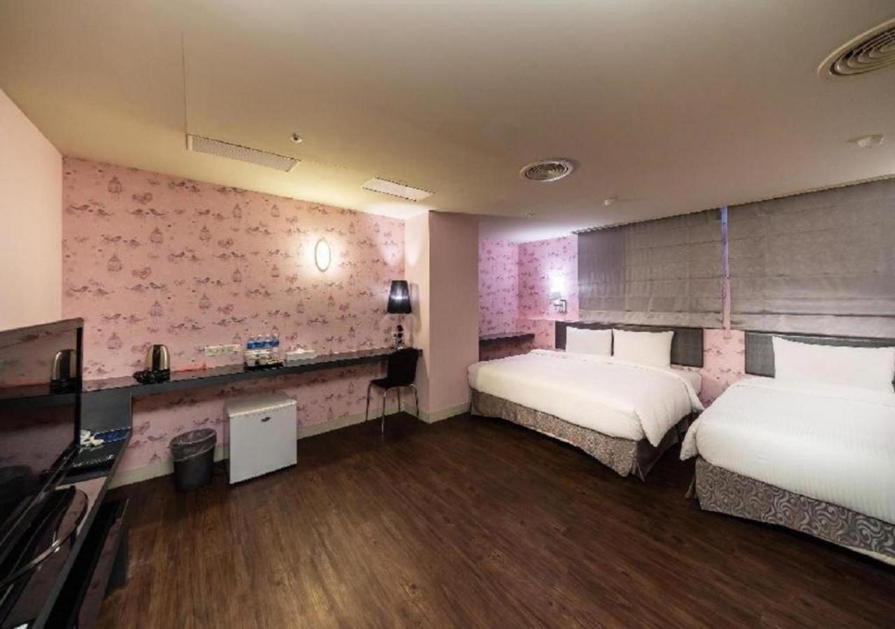 Walker Hotel - Sanchong Taipei Exterior photo