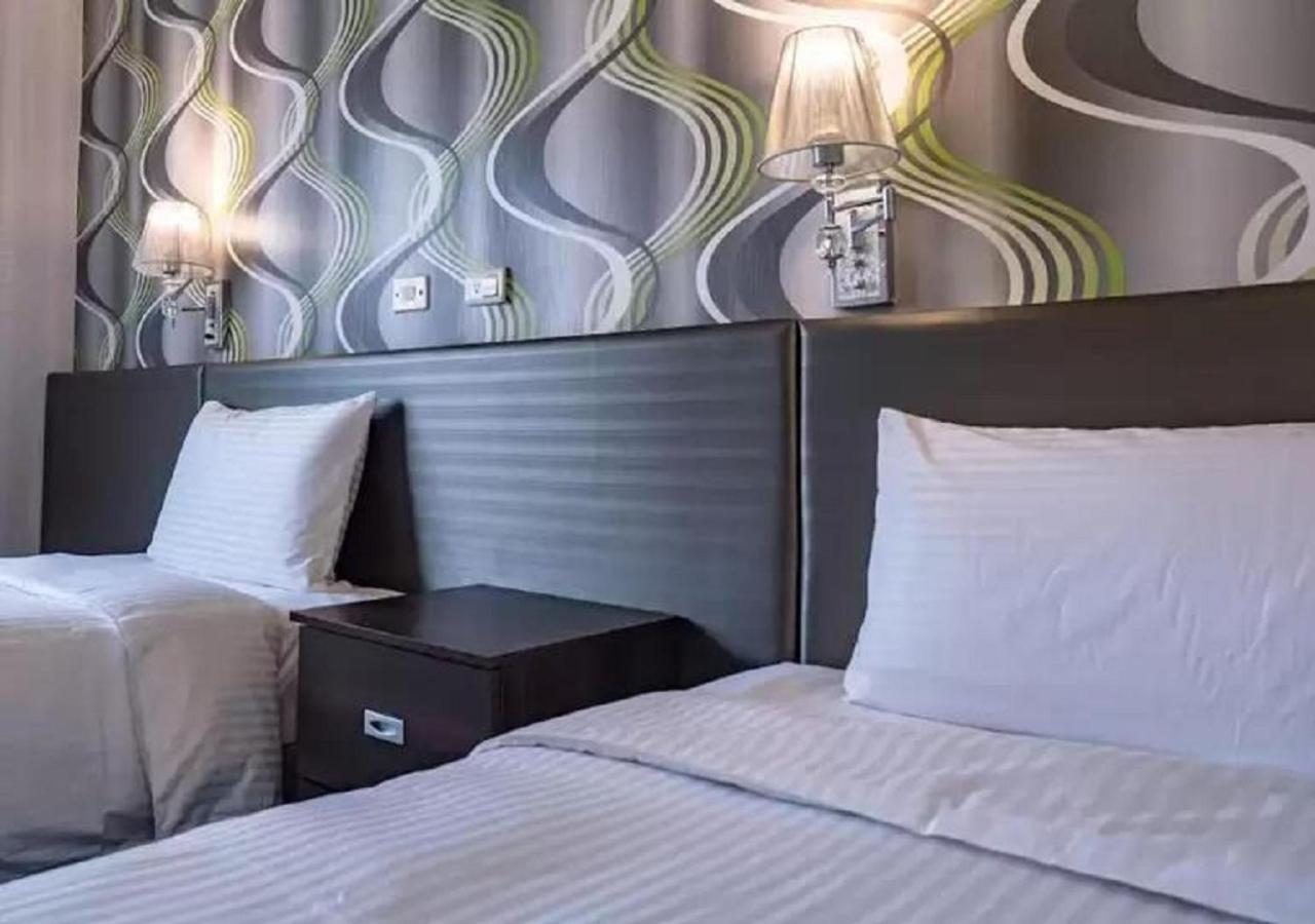 Walker Hotel - Sanchong Taipei Exterior photo